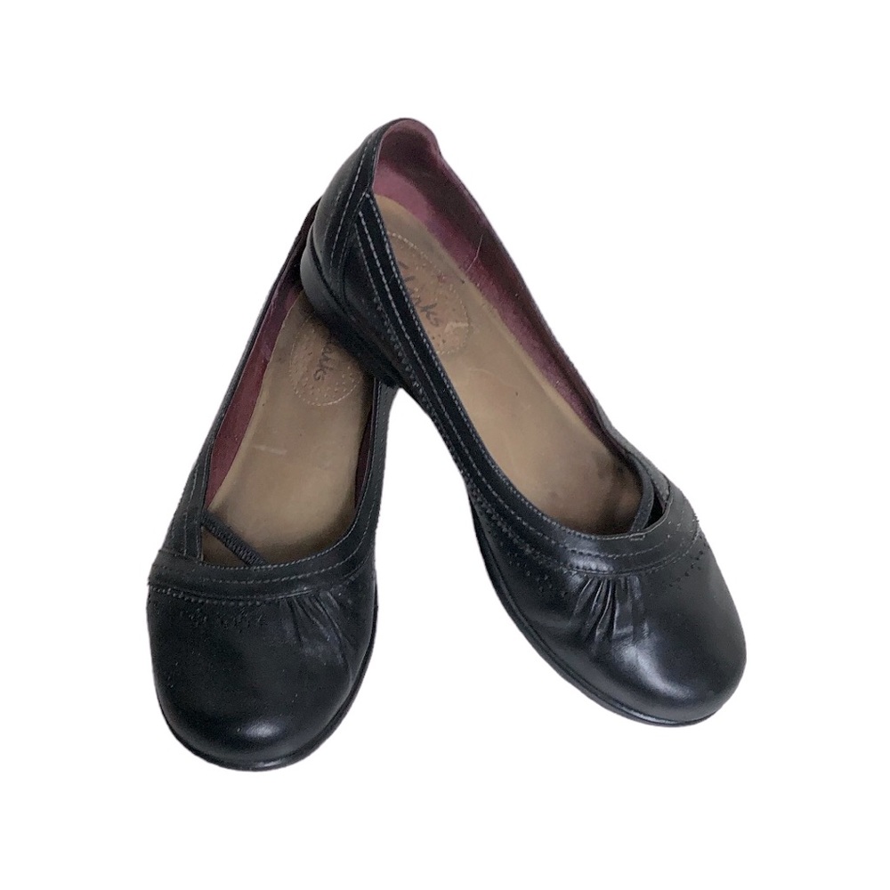 Clark.  Black Leather Round Toe Flat  Loafer Size 7M